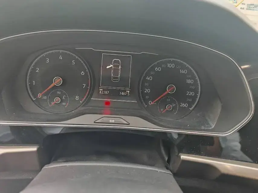 2019 VOLKSWAGEN PASSAT thumbnail 3