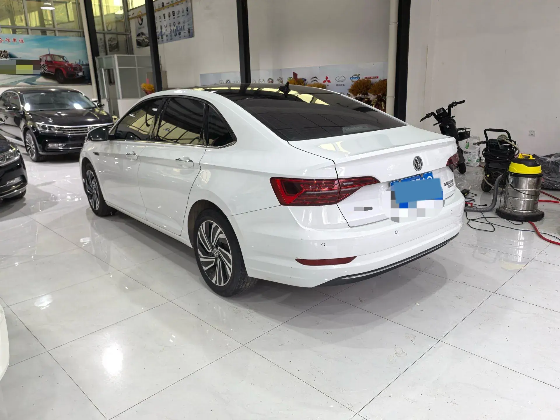 2021 VOLKSWAGEN SAGITAR thumbnail 4