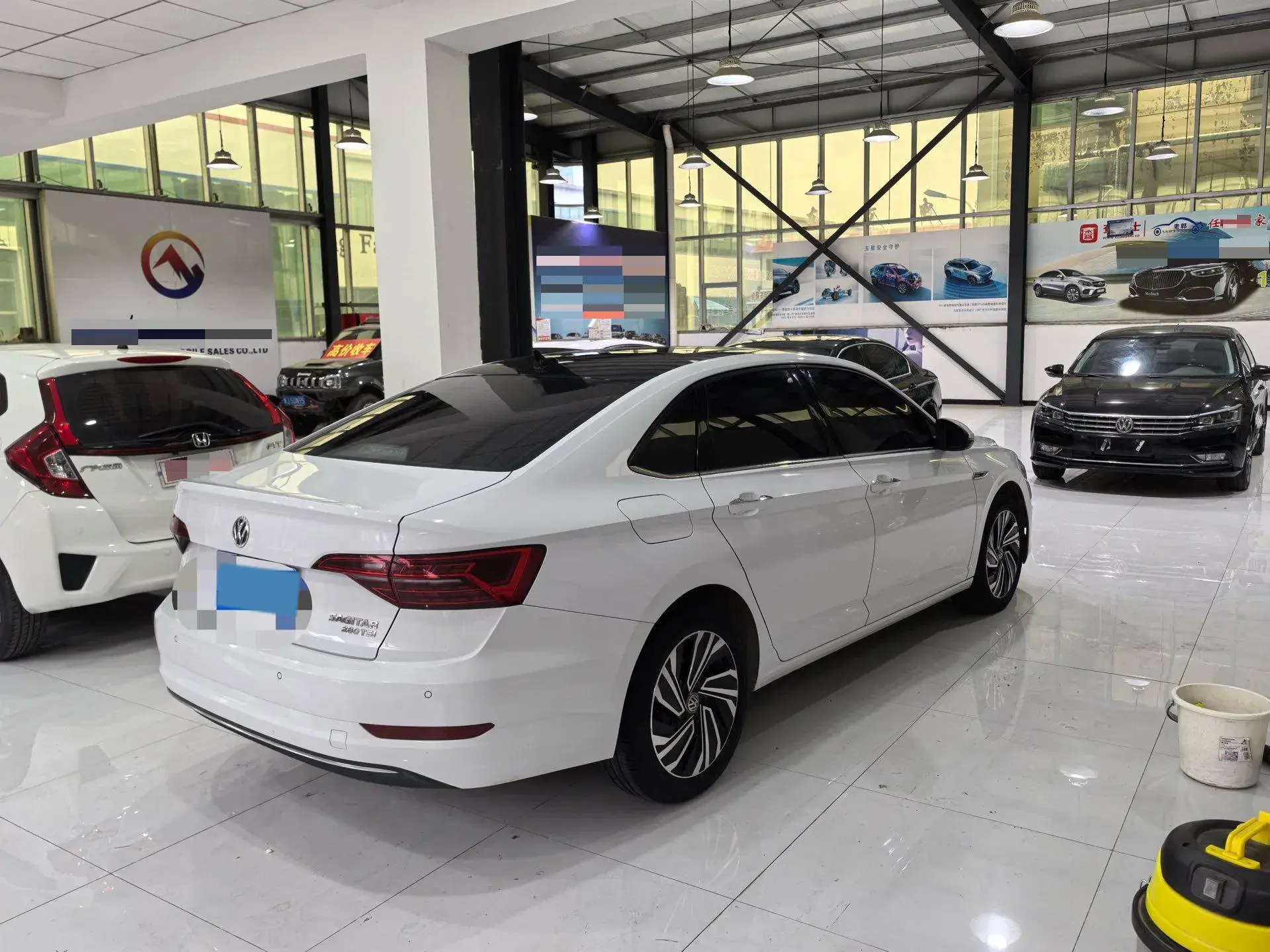 2021 VOLKSWAGEN SAGITAR thumbnail 3