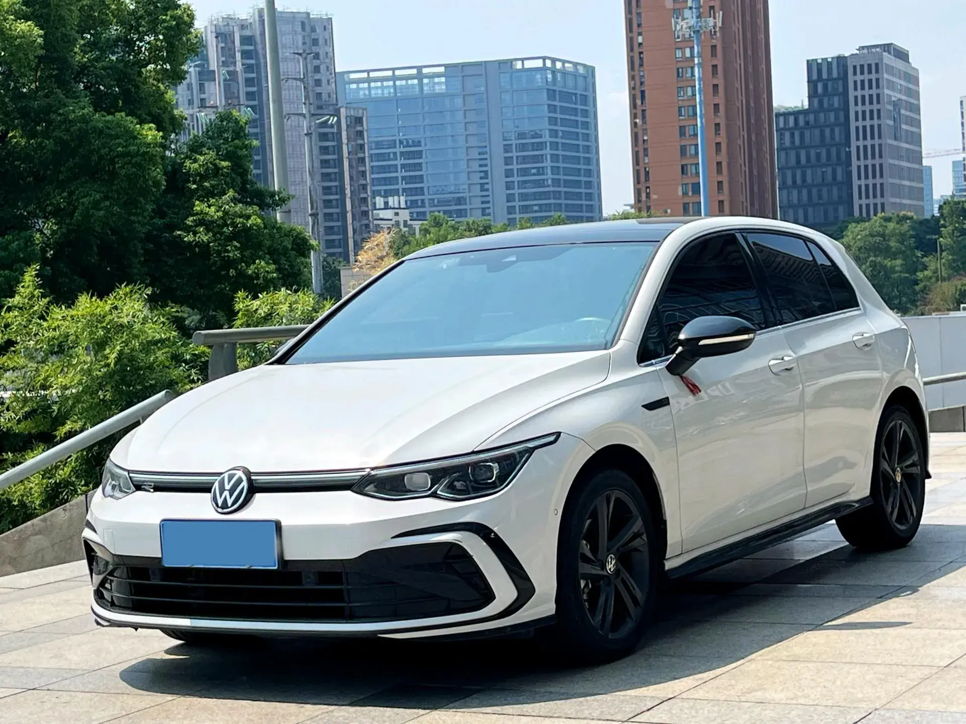 2021 VOLKSWAGEN GOLF view 1
