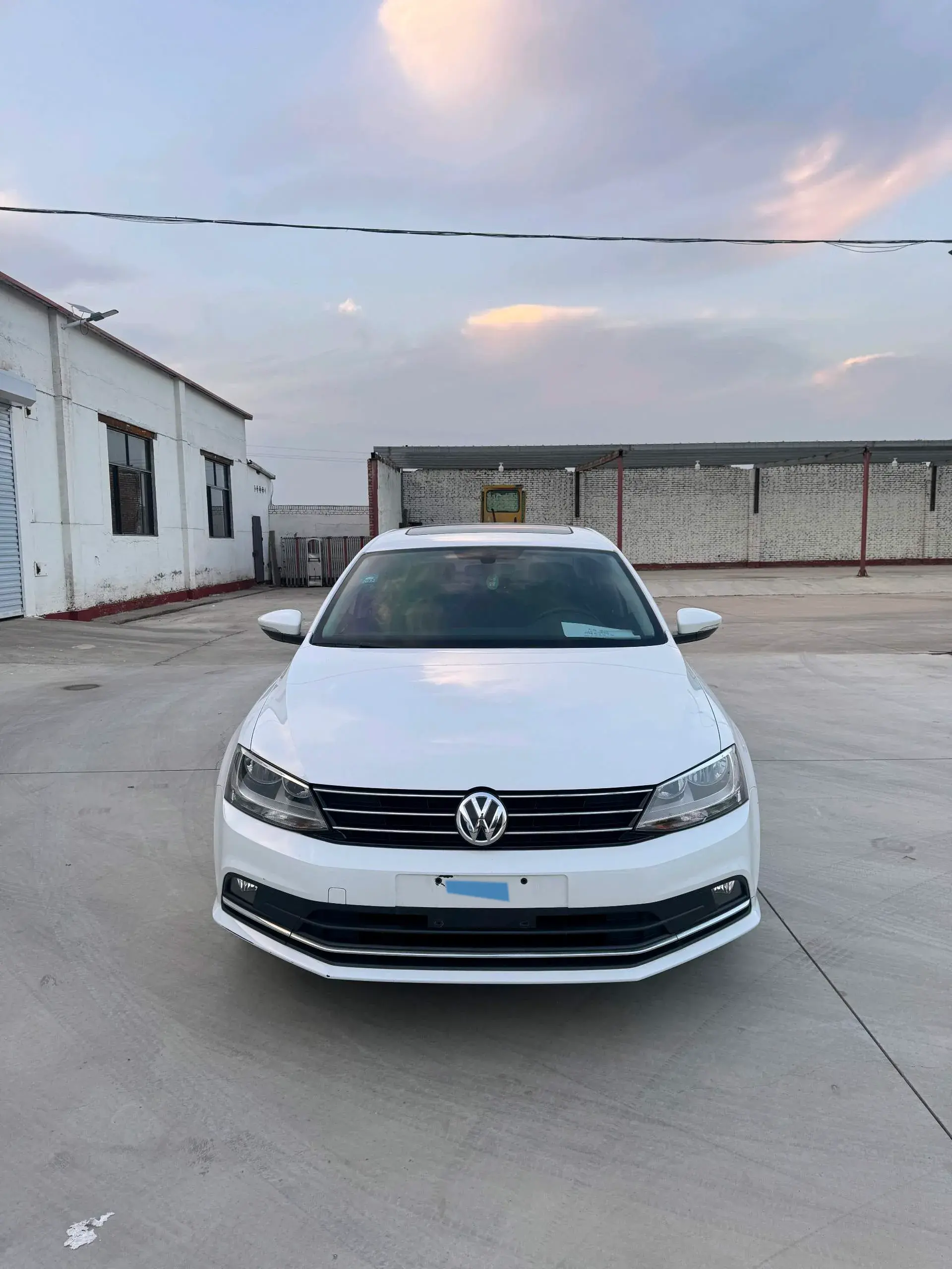 2017 VOLKSWAGEN SAGITAR thumbnail 4