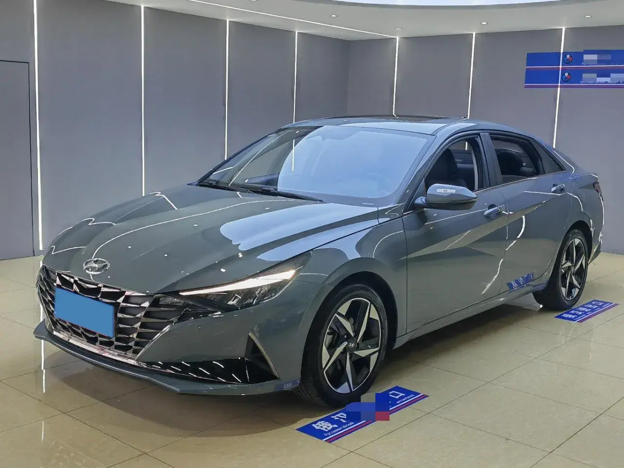 2022 HYUNDAI ELANTRA view 1