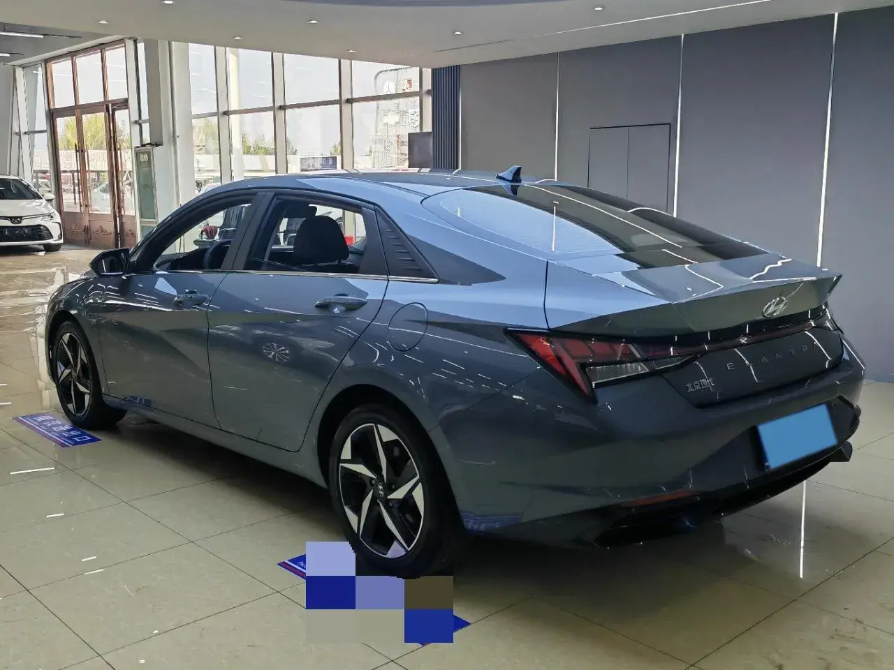 2022 HYUNDAI ELANTRA thumbnail 2