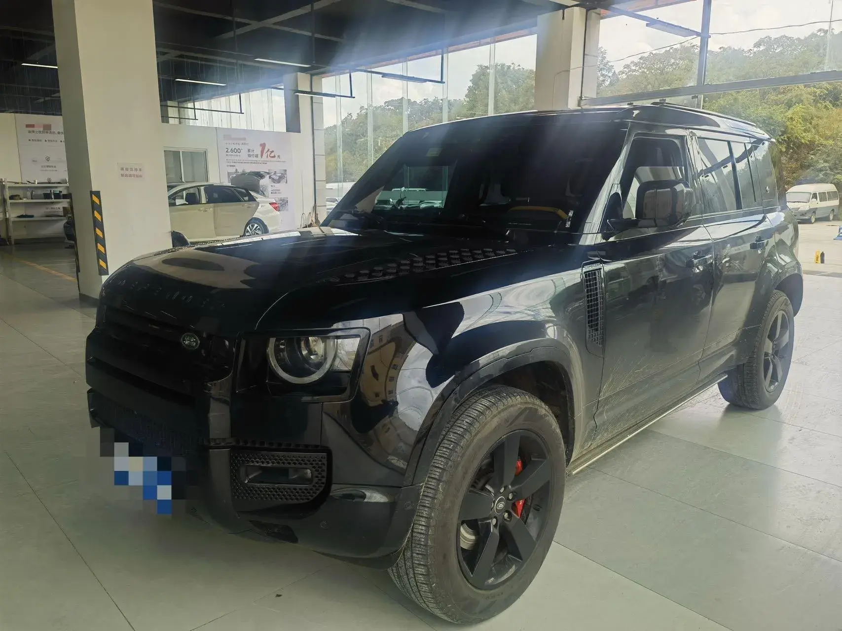 2024 LAND ROVER view 1