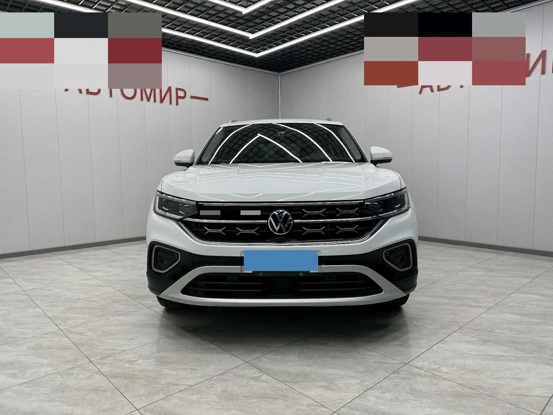 2023 VOLKSWAGEN TAYRON thumbnail 3