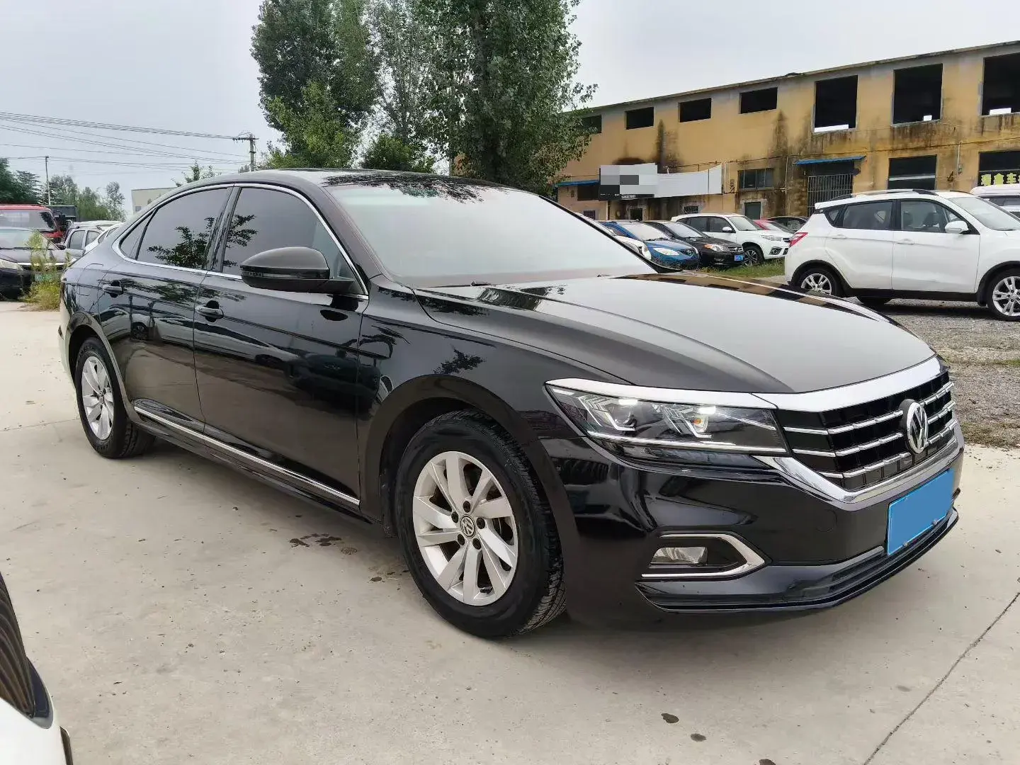 2020 VOLKSWAGEN PASSAT thumbnail 3