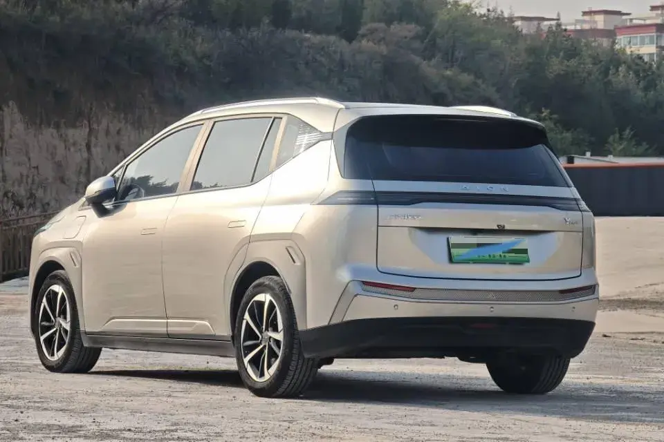 2023 AION Y thumbnail 4