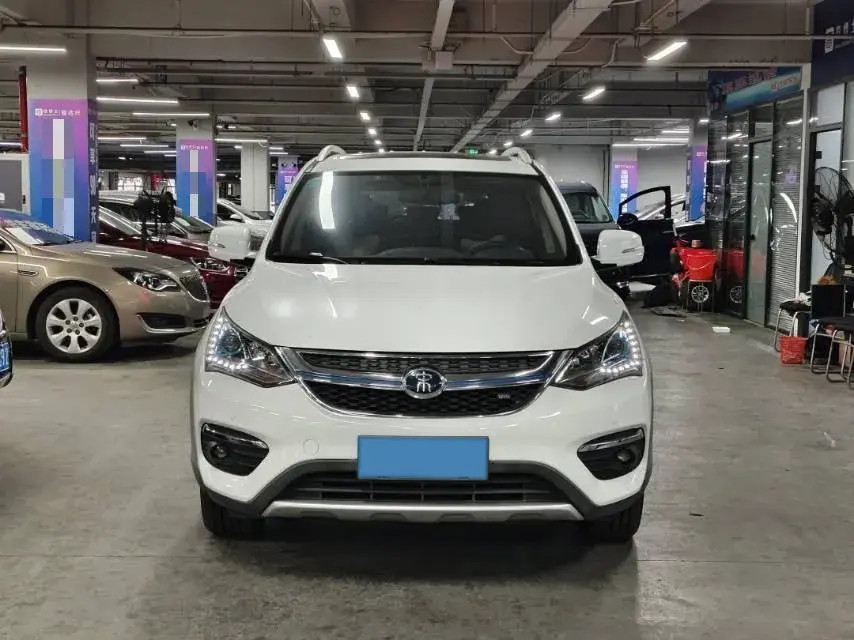 2017 BYD SONG thumbnail 2