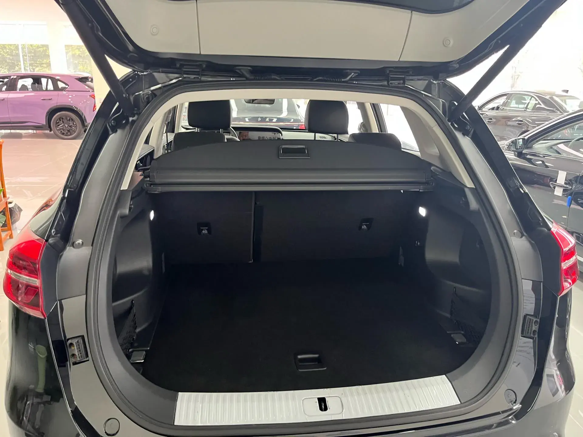 2022 HONGQI HS5 thumbnail 4