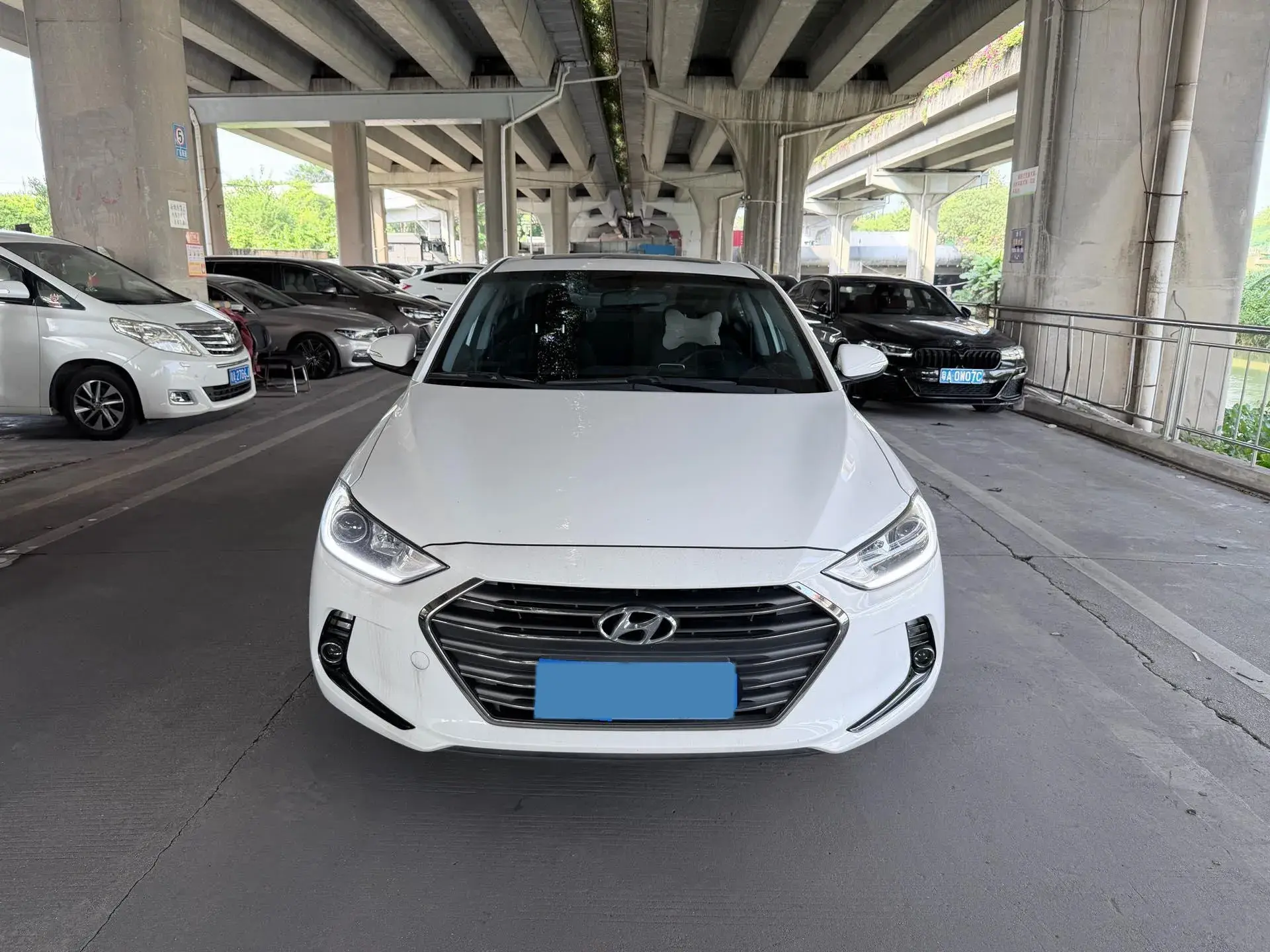 2016 HYUNDAI ELANTRA thumbnail 2