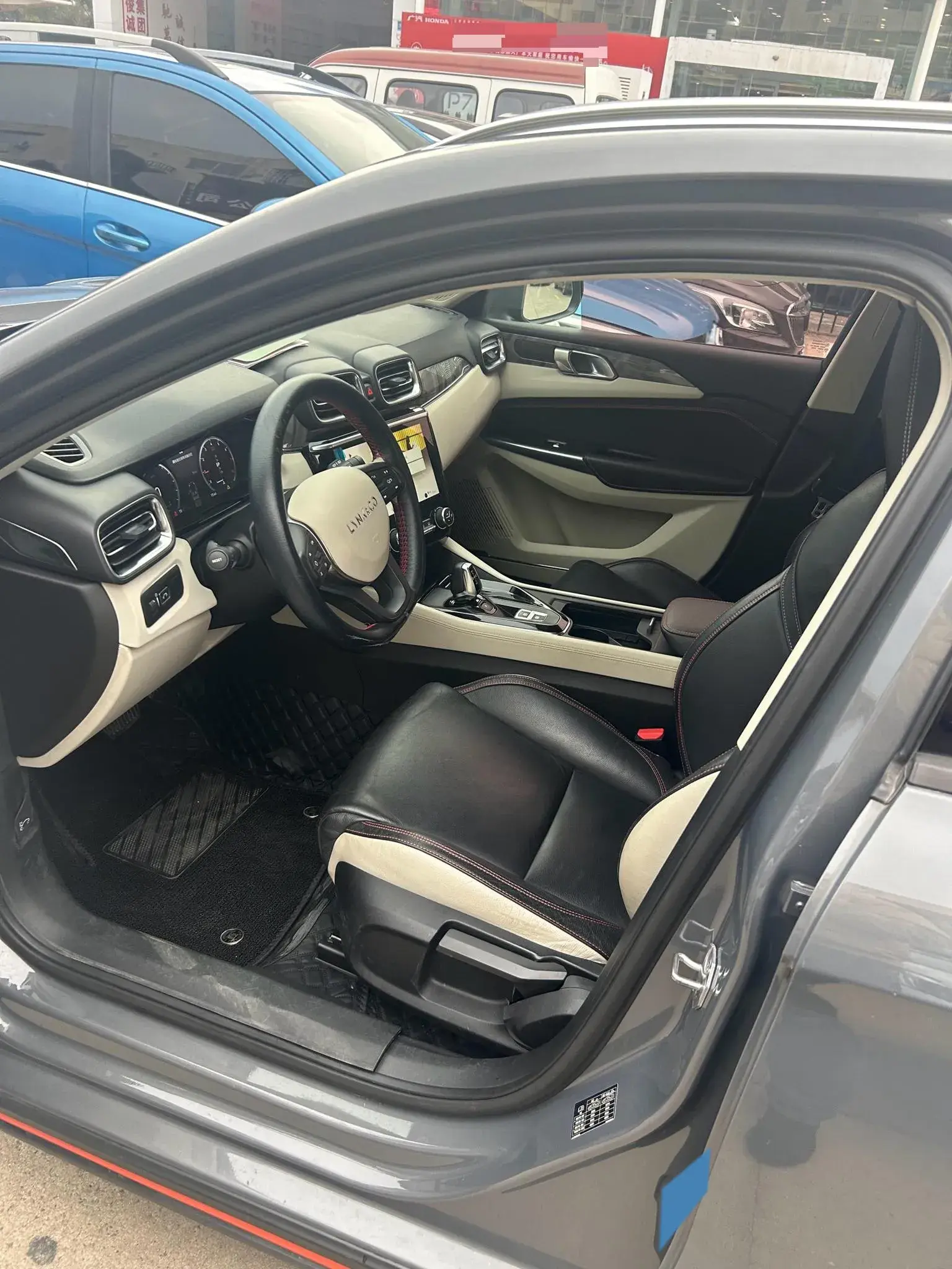 2018 LYNK&CO 02 thumbnail 2