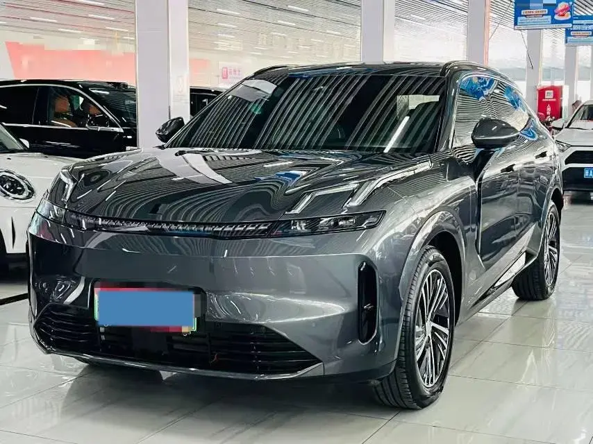 2025 LYNK&CO 08 view 1