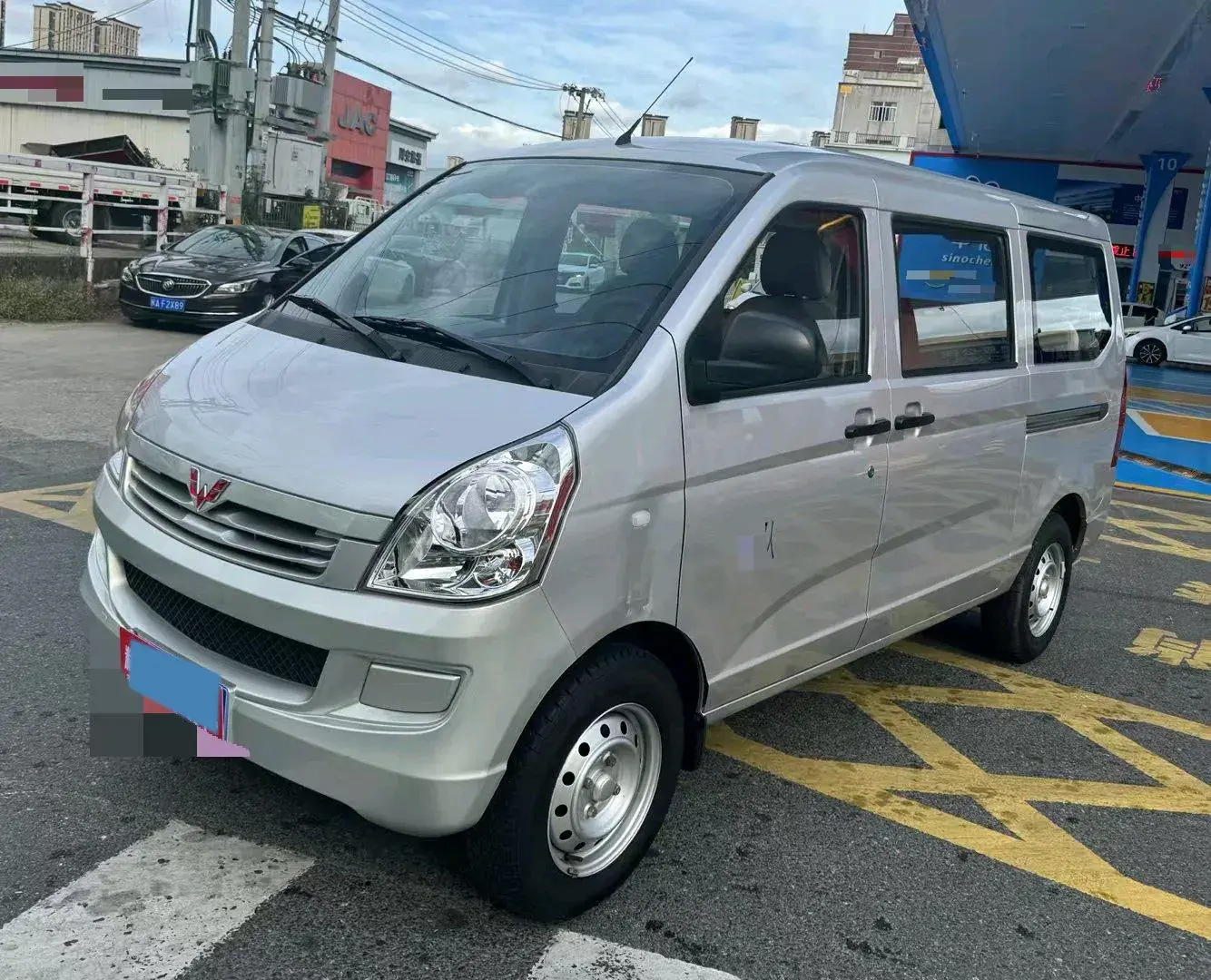 2022 WULING RONGGUANG view 1