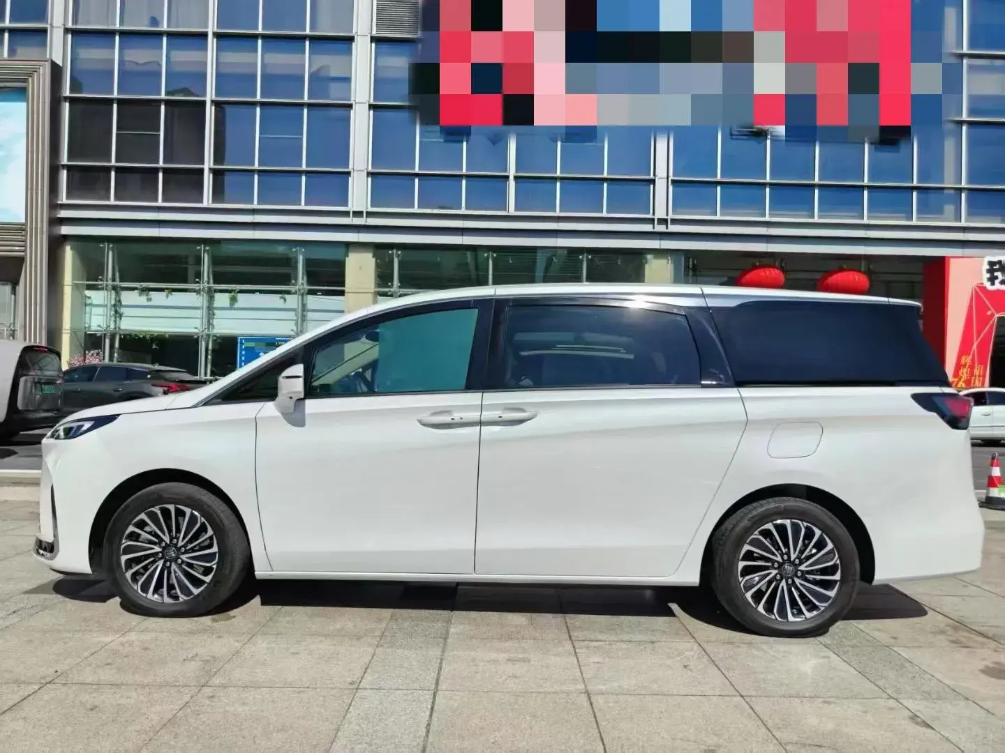 2025 BUICK GL8 thumbnail 4