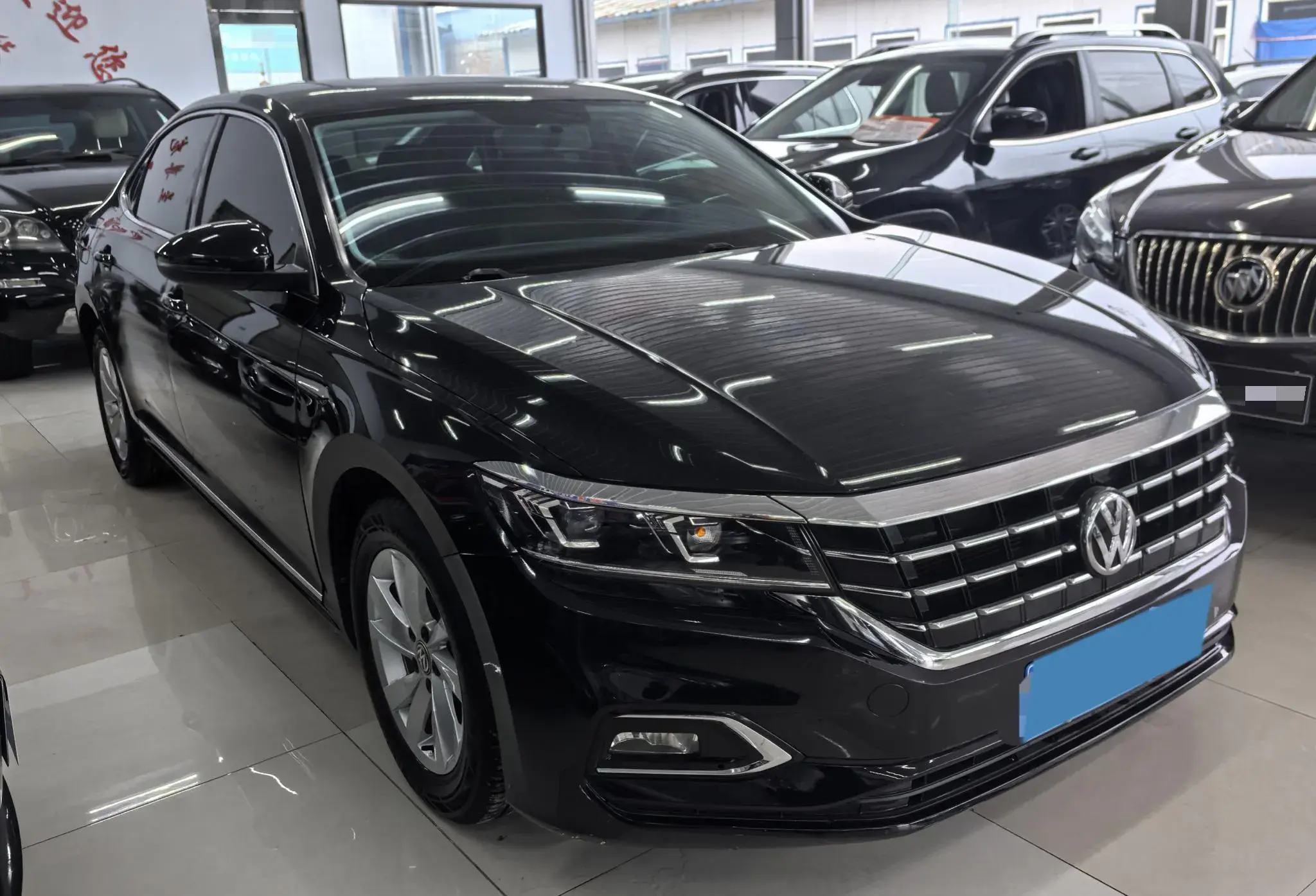 2019 VOLKSWAGEN PASSAT thumbnail 2