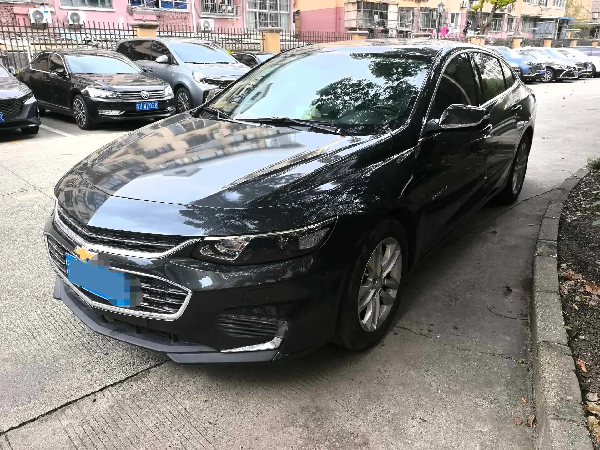 2018 CHEVROLET MALIBU view 1