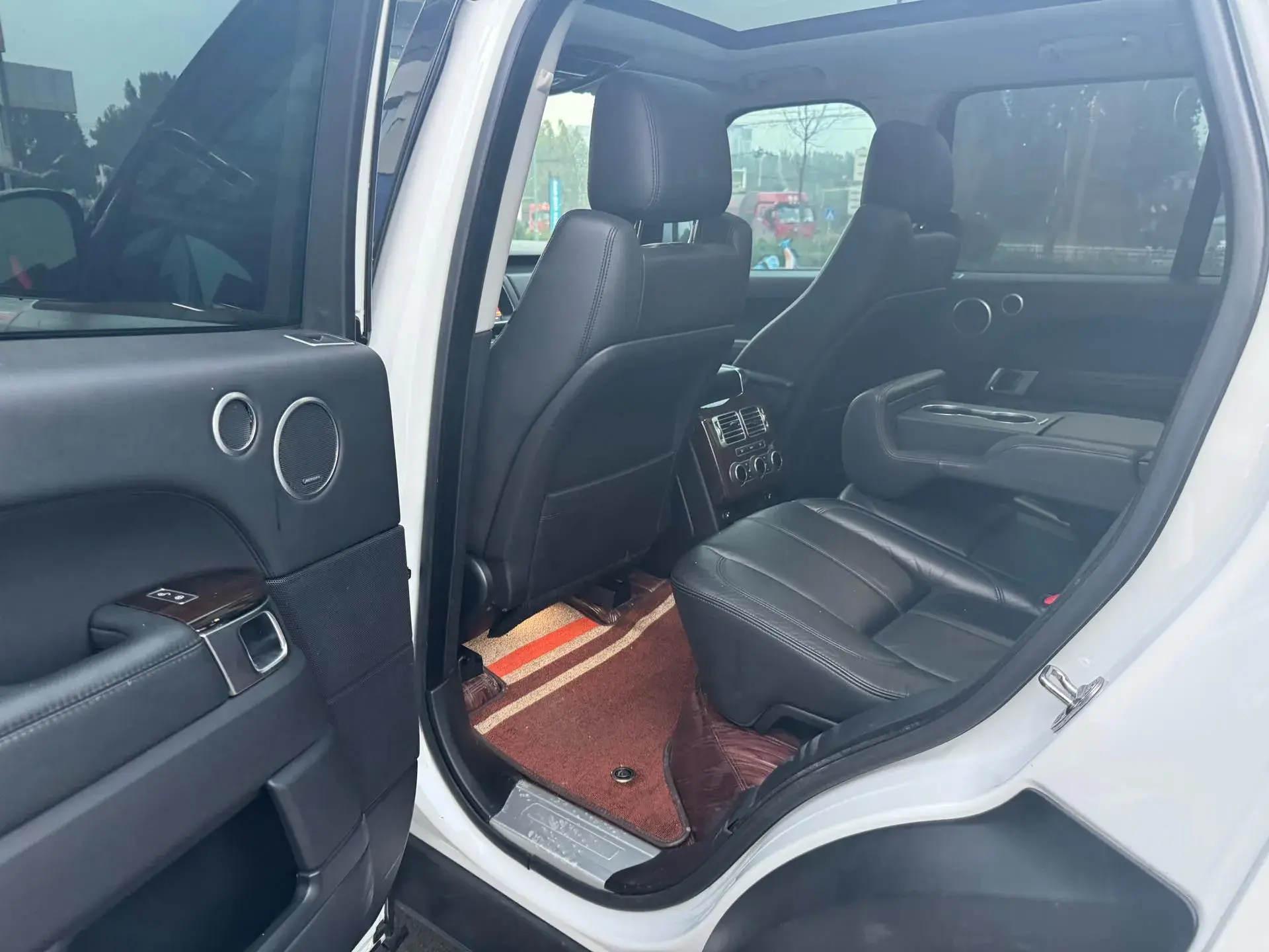 2016 LAND ROVER thumbnail 4