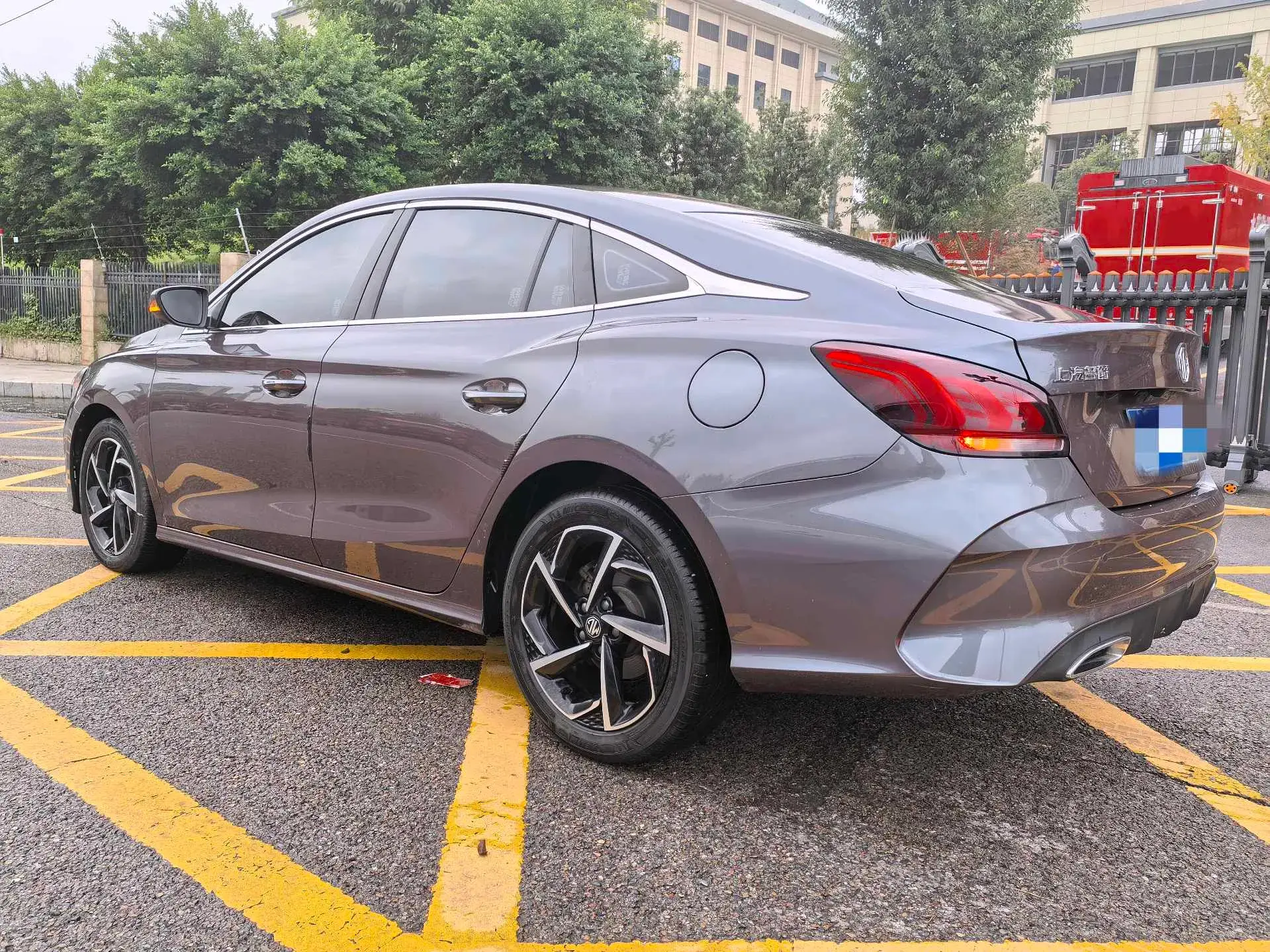 2021 MG 5 thumbnail 4