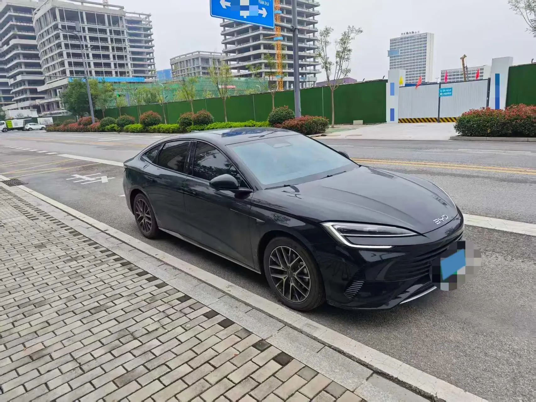 2025 BYD SEAL07 thumbnail 3