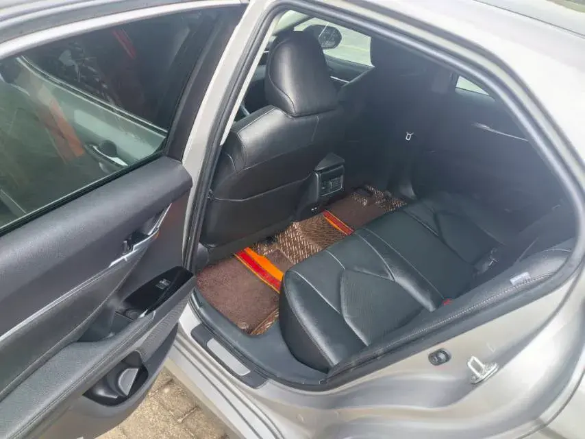 2021 TOYOTA CAMRY thumbnail 3