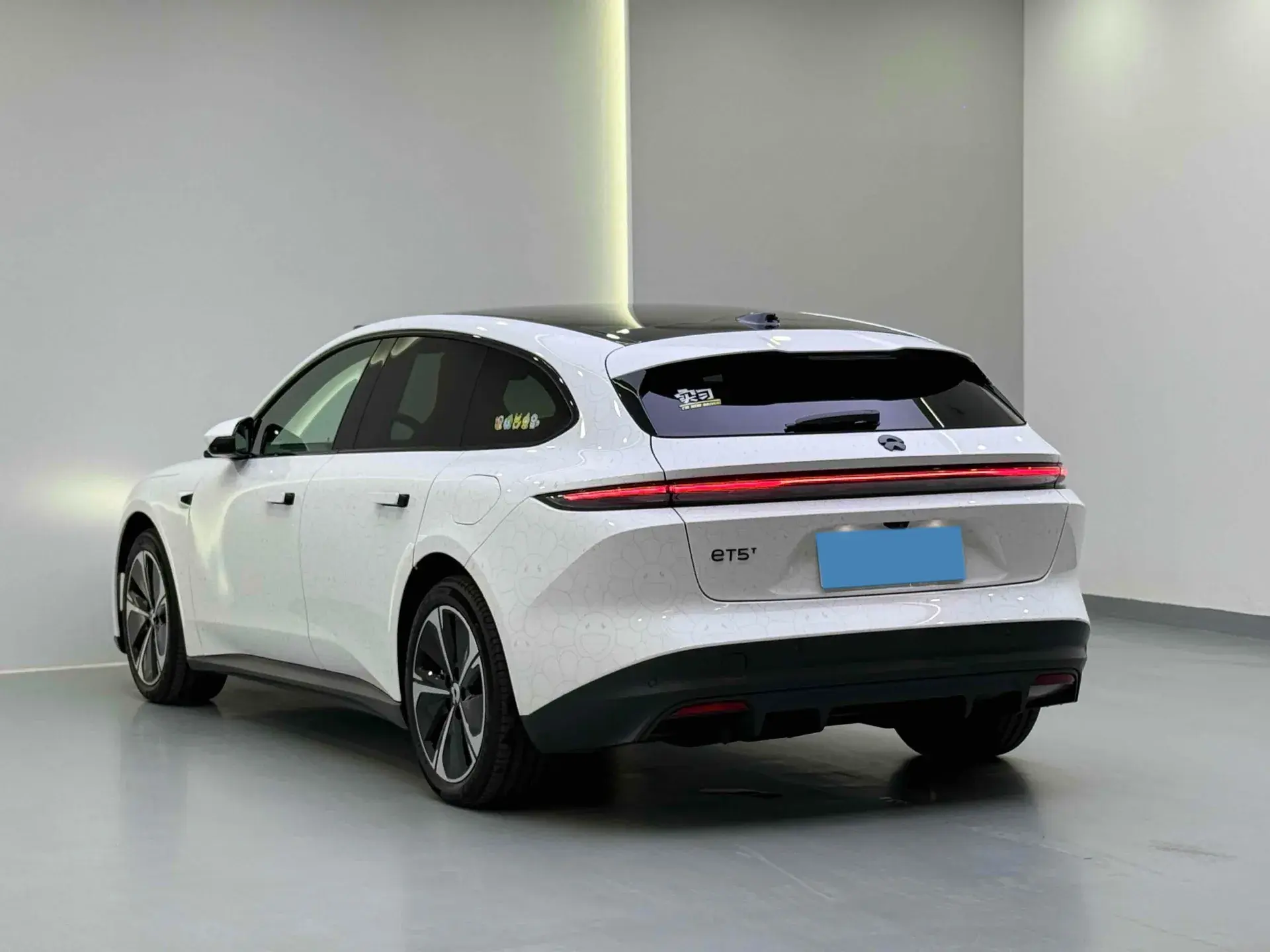 2023 NIO ET5T thumbnail 4