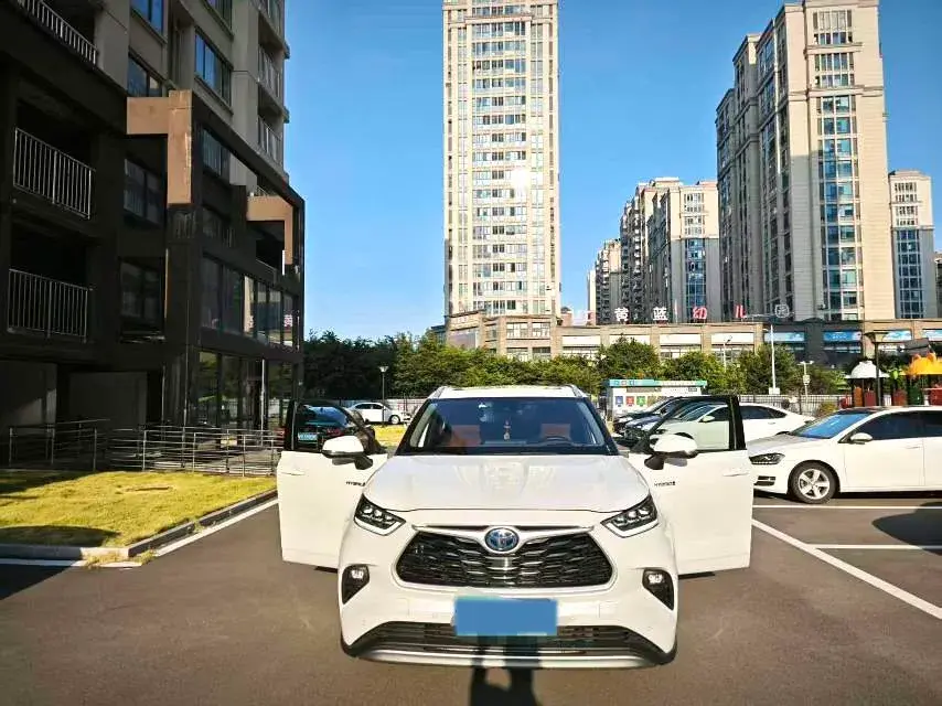 2022 TOYOTA HIGHLANDER thumbnail 2