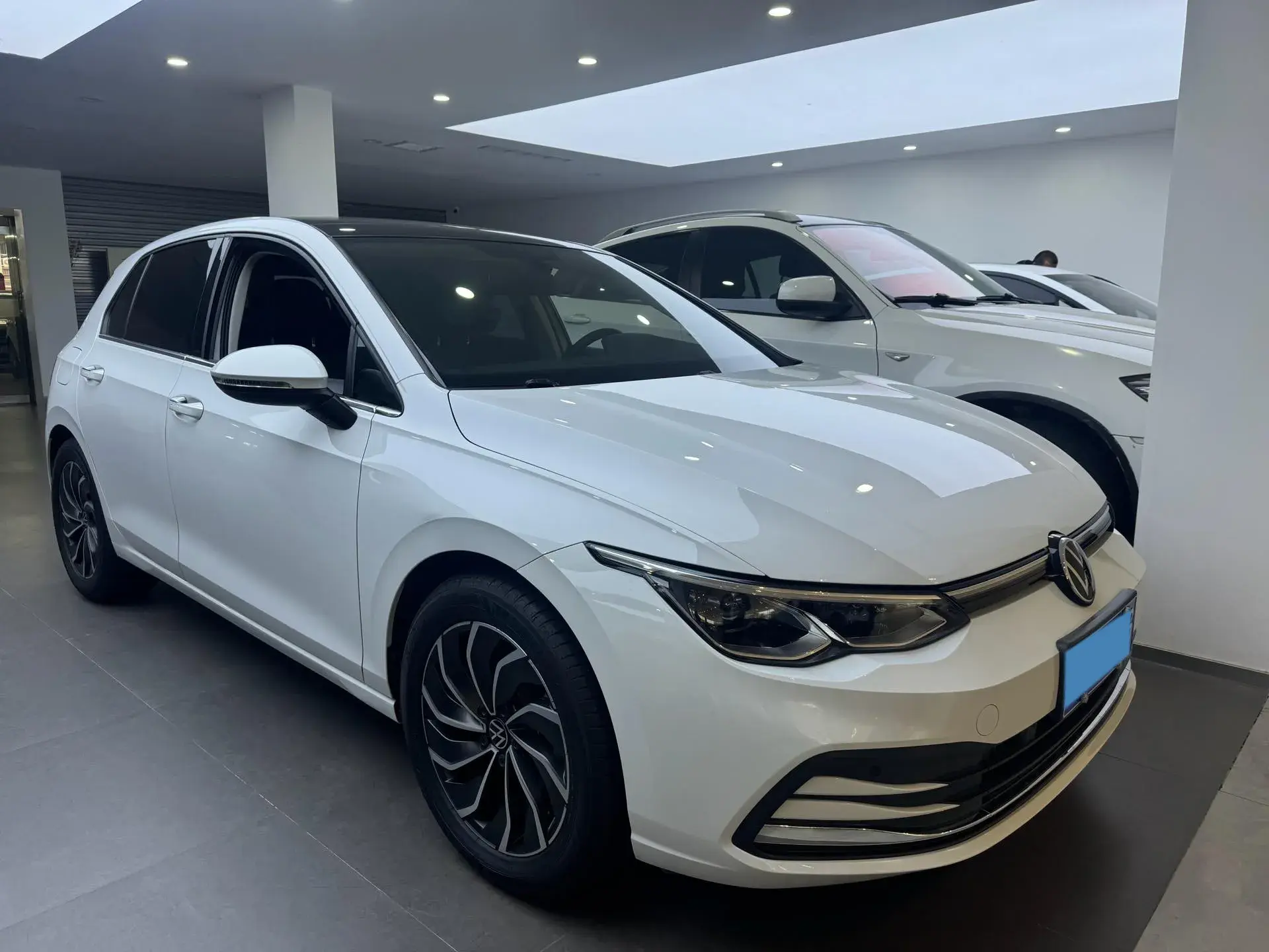 2021 VOLKSWAGEN GOLF thumbnail 3