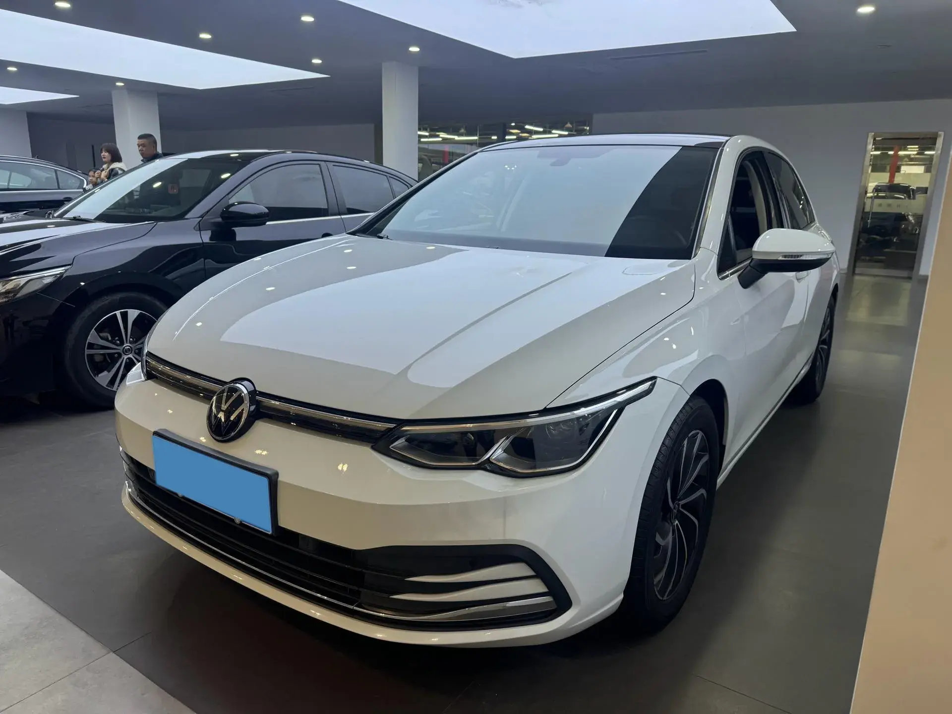 2021 VOLKSWAGEN GOLF view 1