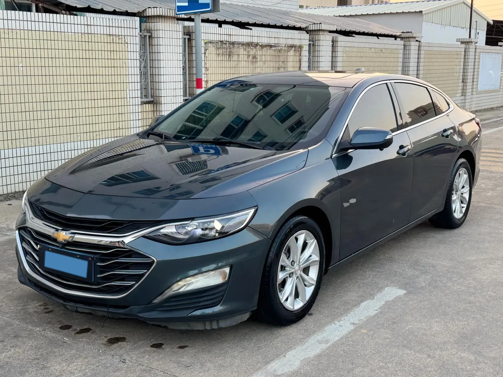 2019 CHEVROLET MALIBU view 1