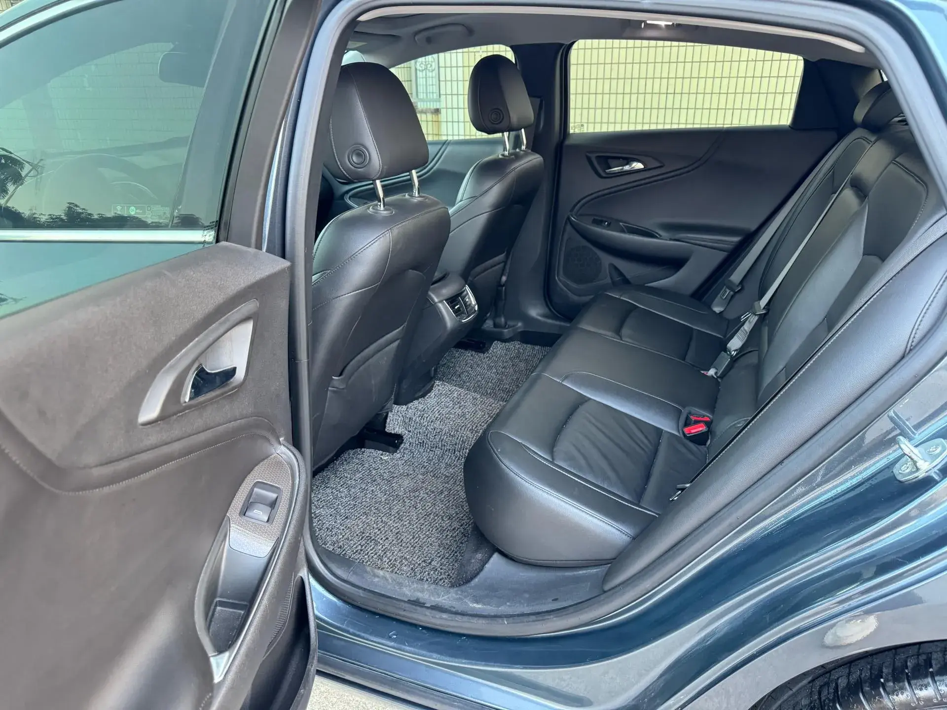 2019 CHEVROLET MALIBU thumbnail 4