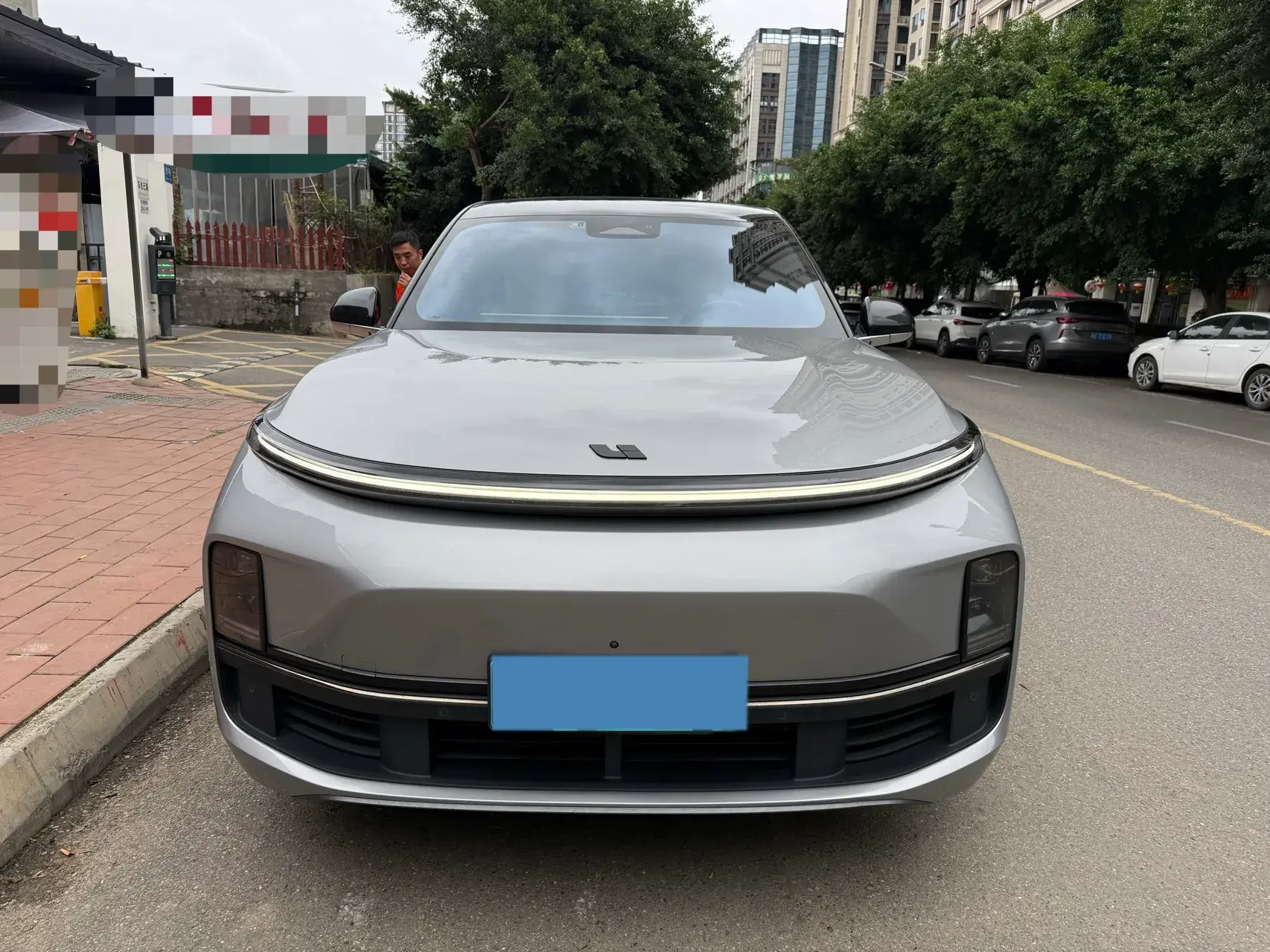 2023 LI L8 thumbnail 2