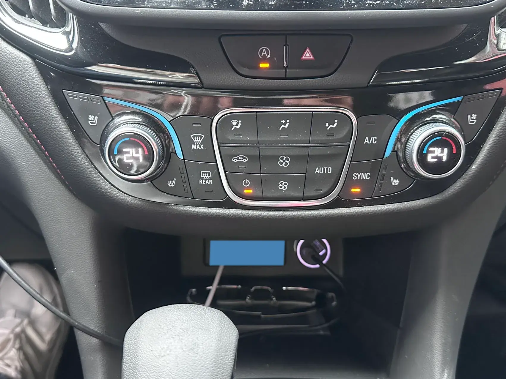 2022 CHEVROLET EQUINOX thumbnail 4