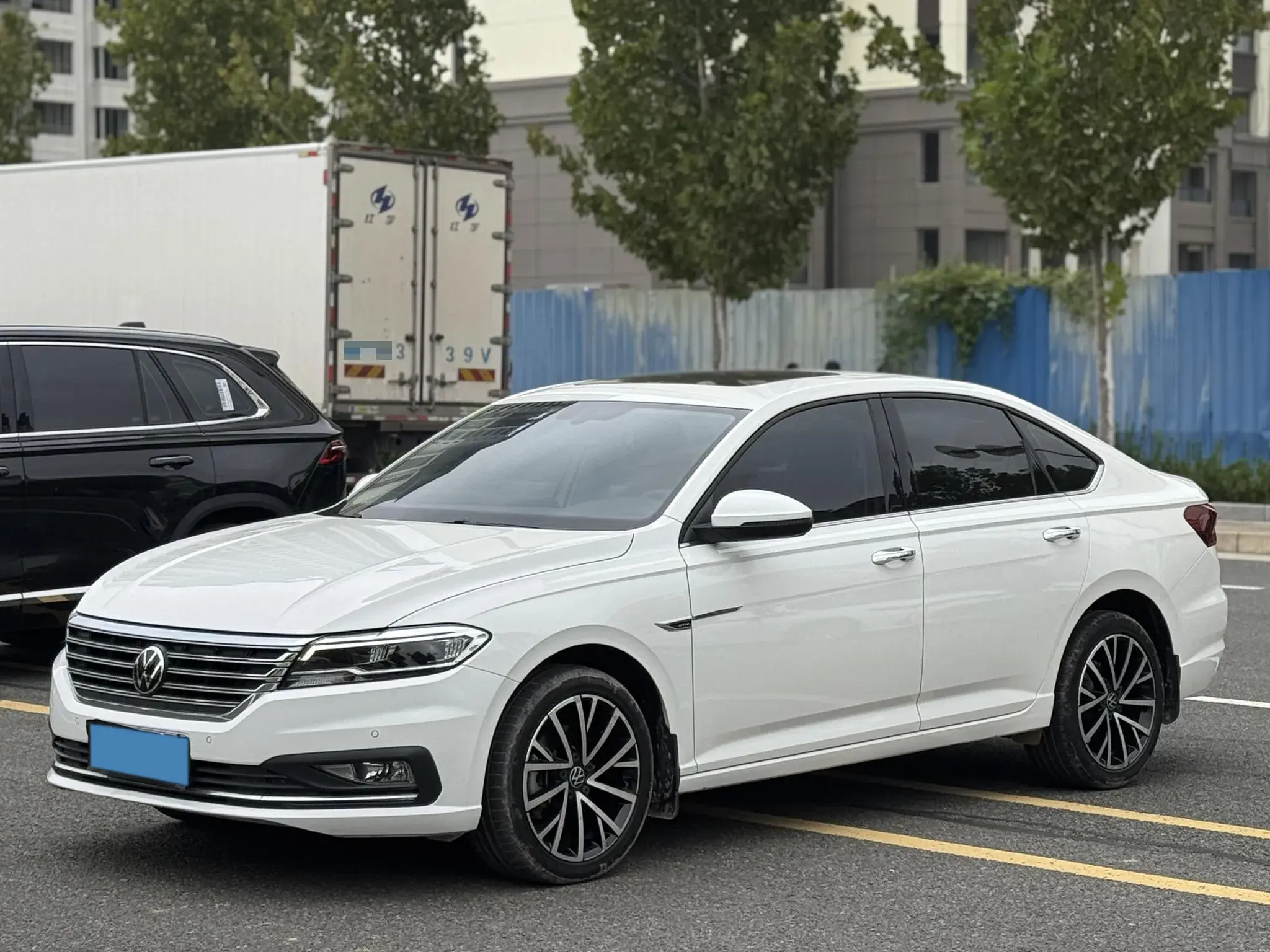 2021 VOLKSWAGEN LAVIDA view 1
