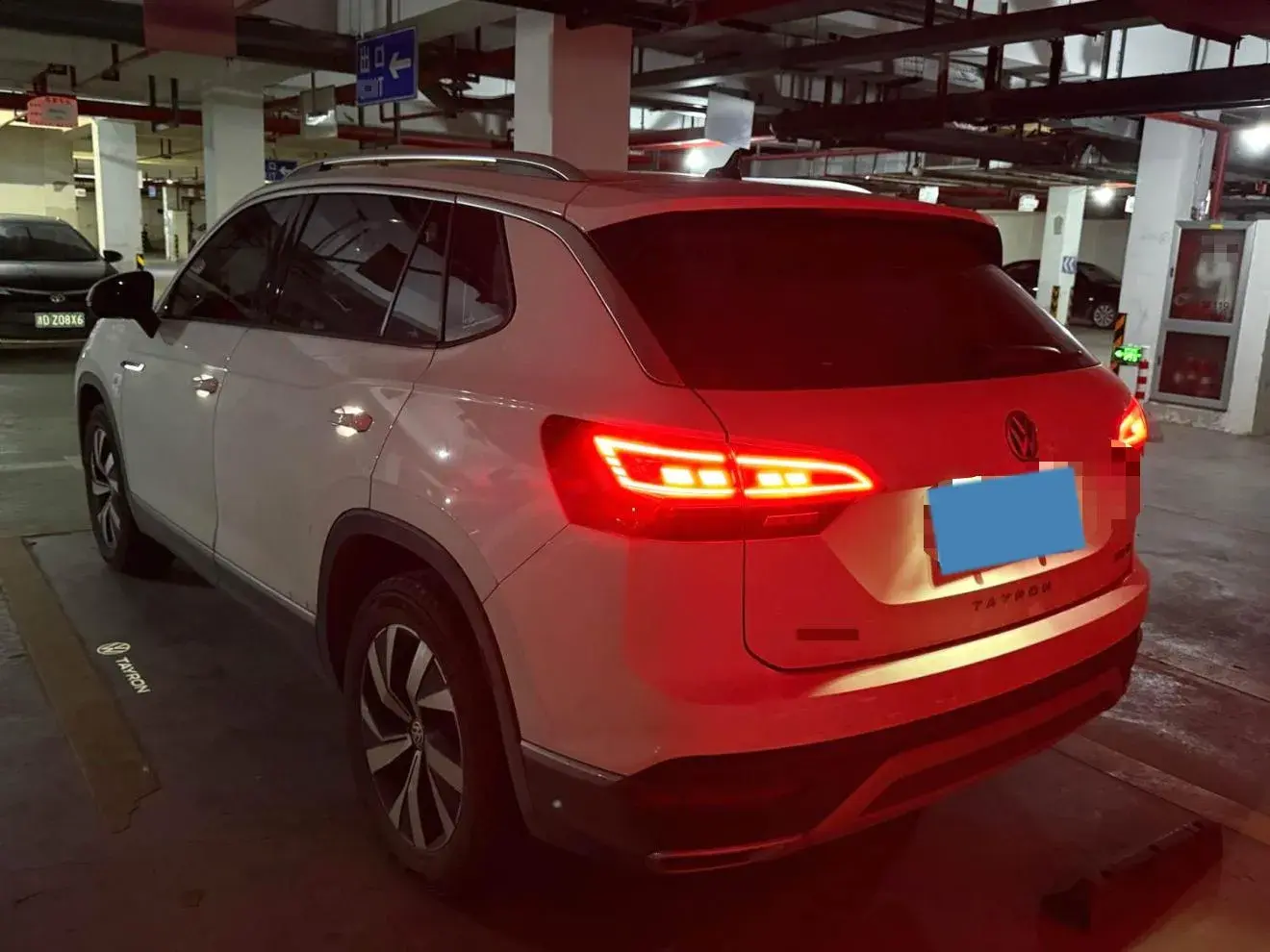 2022 VOLKSWAGEN TAYRON thumbnail 4