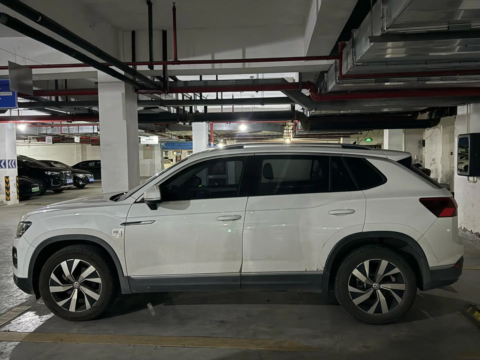 2022 VOLKSWAGEN TAYRON thumbnail 3