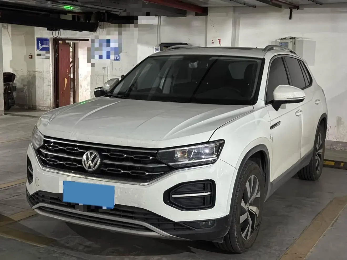 2022 VOLKSWAGEN TAYRON view 1