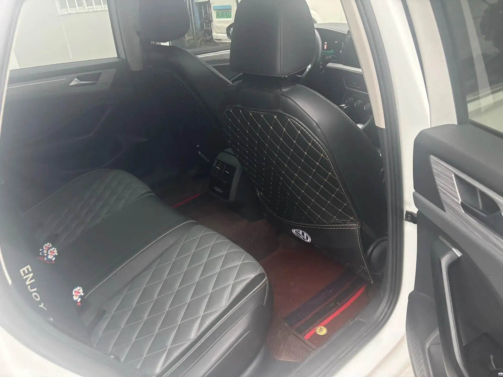 2023 VOLKSWAGEN SAGITAR thumbnail 4