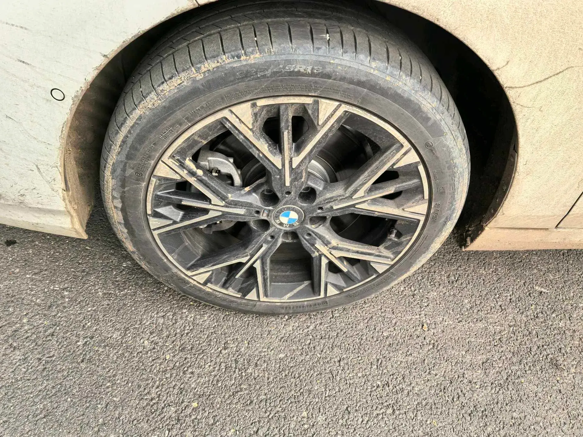 2025 BMW 2 thumbnail 2