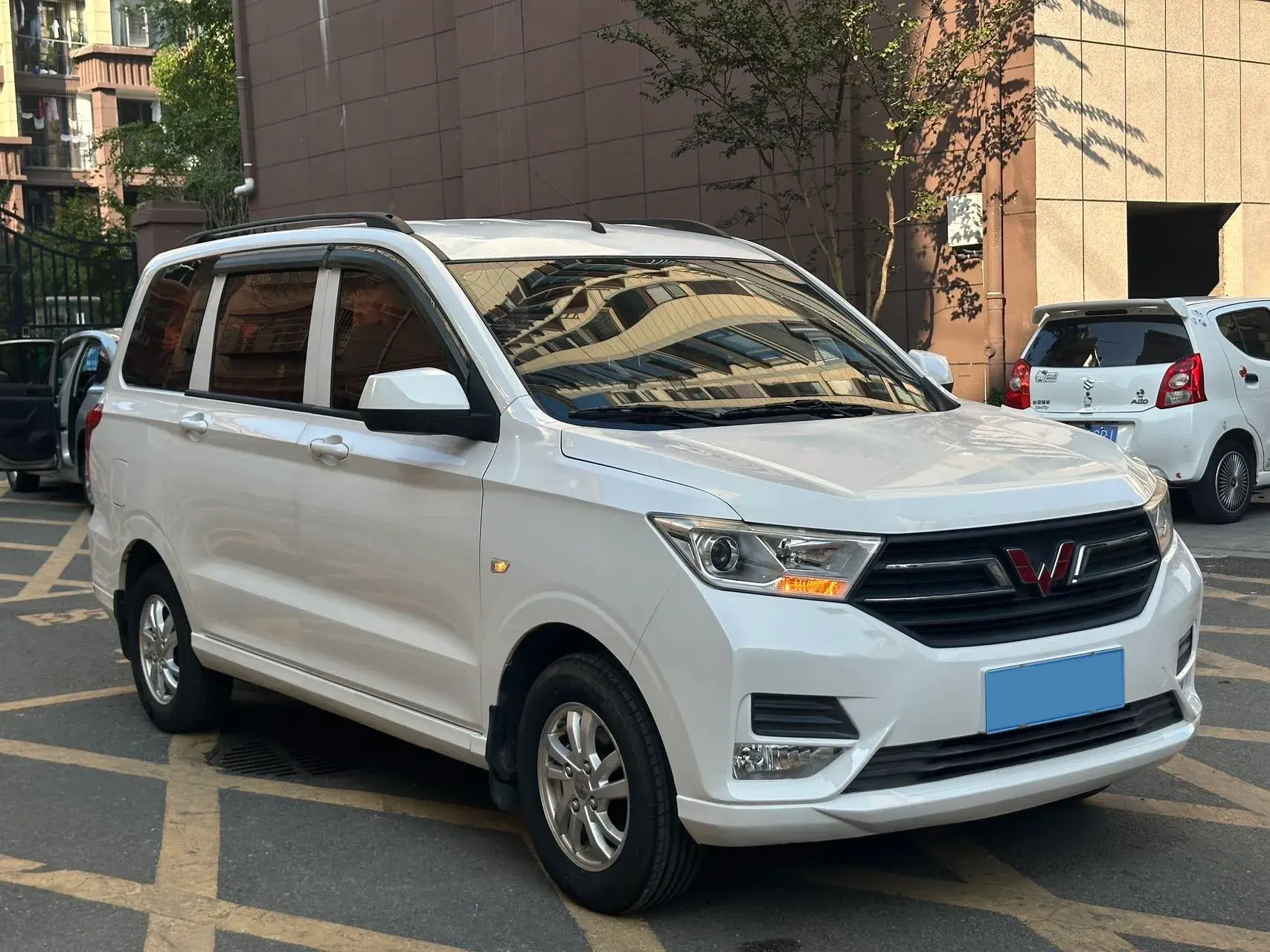 2018 WULING HONGGUANG thumbnail 3