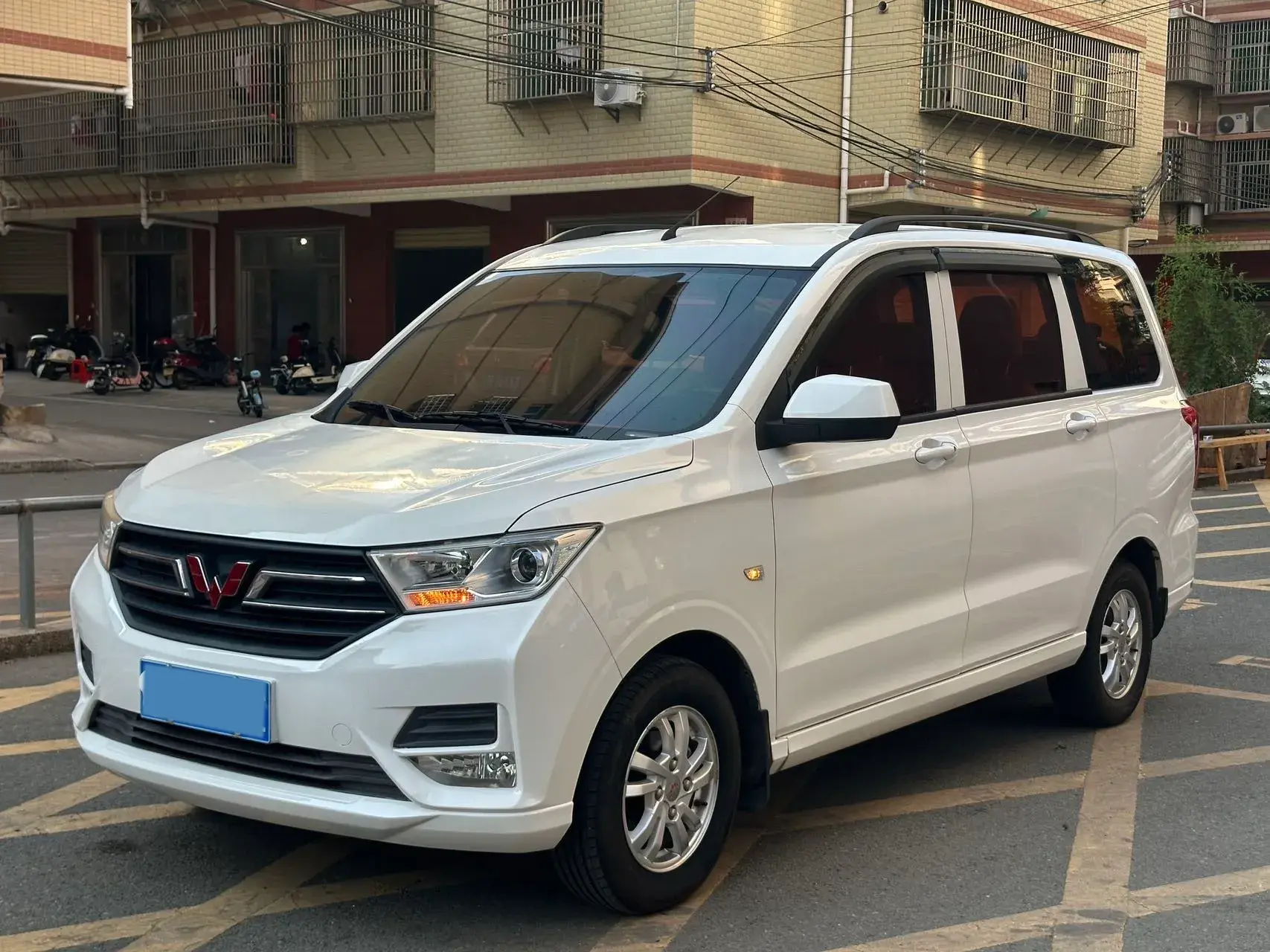 2018 WULING HONGGUANG view 1