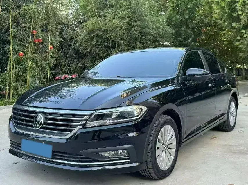 2023 VOLKSWAGEN LAVIDA view 1