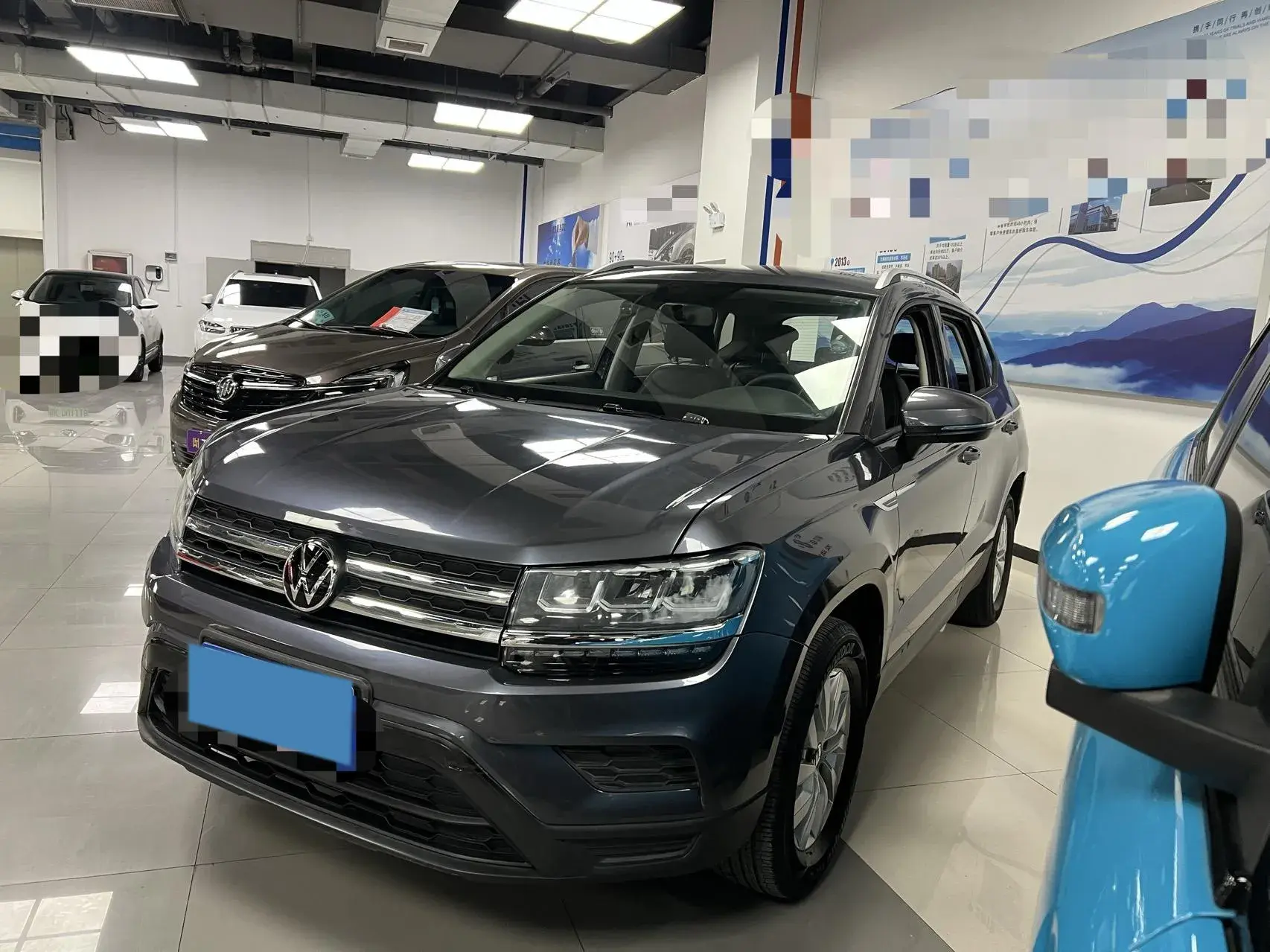 2021 VOLKSWAGEN THARU view 1