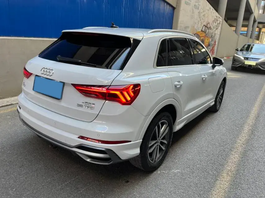 2021 AUDI Q3 thumbnail 3