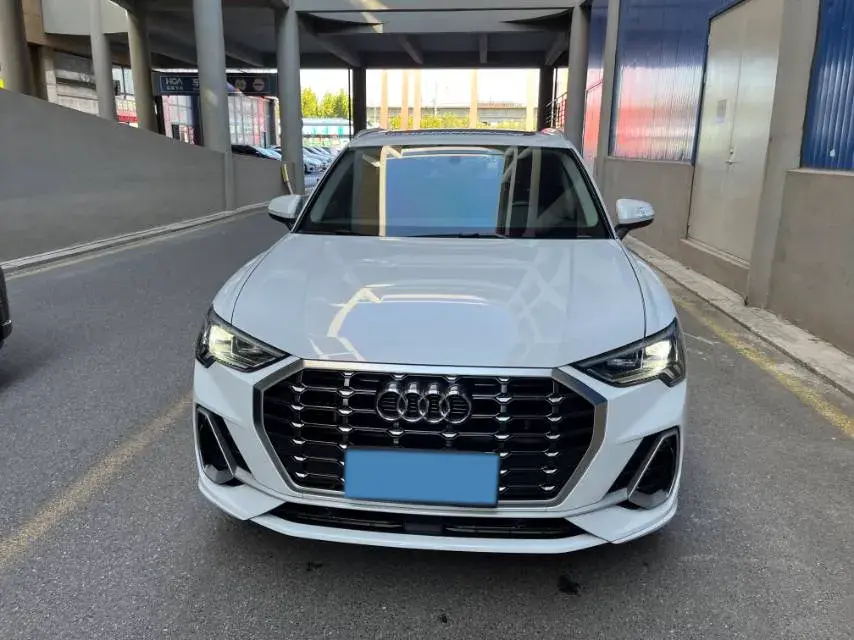 2021 AUDI Q3 thumbnail 2