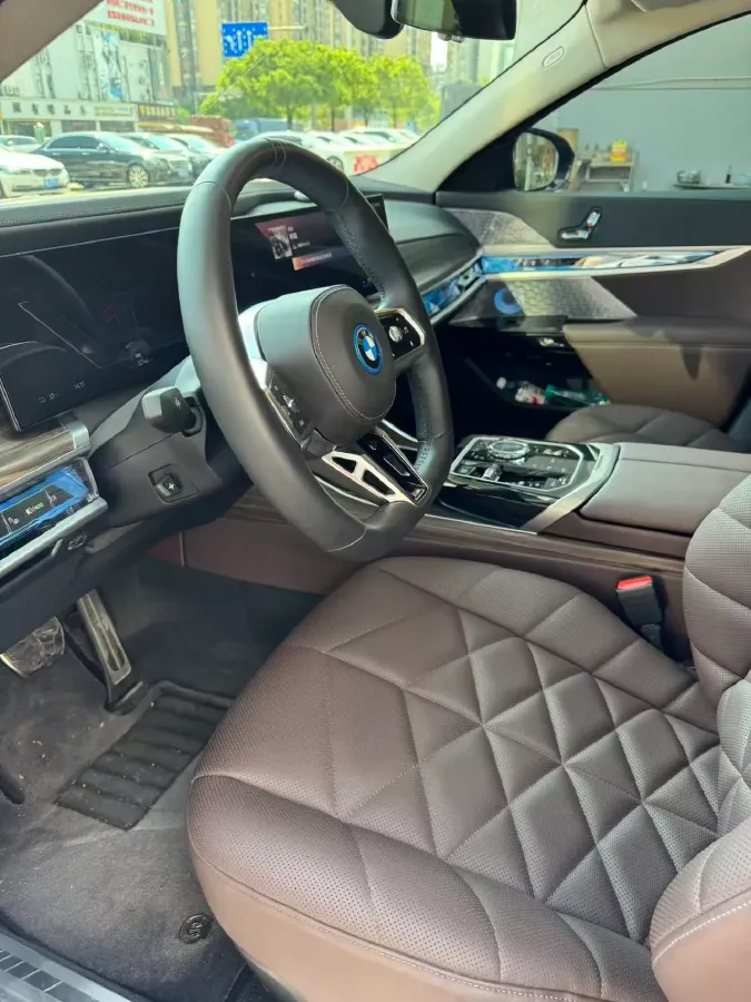 2023 BMW i7 BEV 101.7KWH,autocango,china used car exporter,china ev exporter,chinese used car exporter,chinese used ev exporter