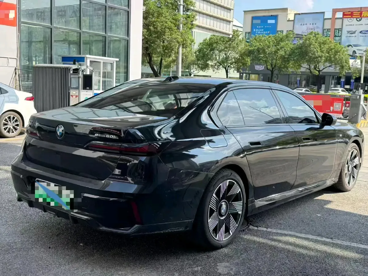 2023 BMW i7 BEV 101.7KWH,autocango,china used car exporter,china ev exporter,chinese used car exporter,chinese used ev exporter