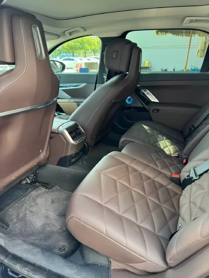 2023 BMW i7 BEV 101.7KWH,autocango,china used car exporter,china ev exporter,chinese used car exporter,chinese used ev exporter