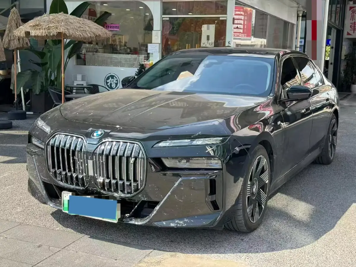 2023 BMW i7 BEV 101.7KWH