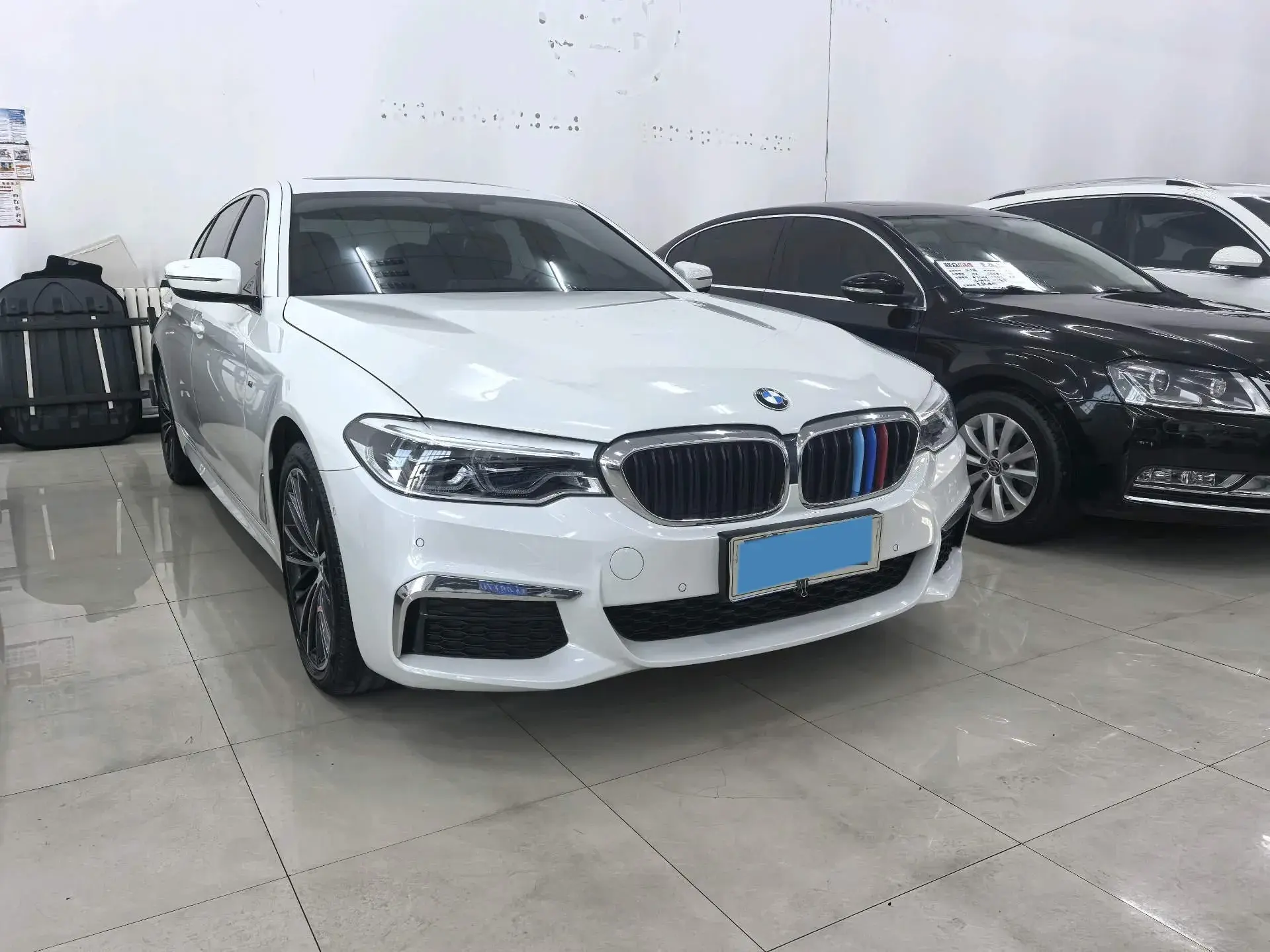 2020 BMW 5 thumbnail 3