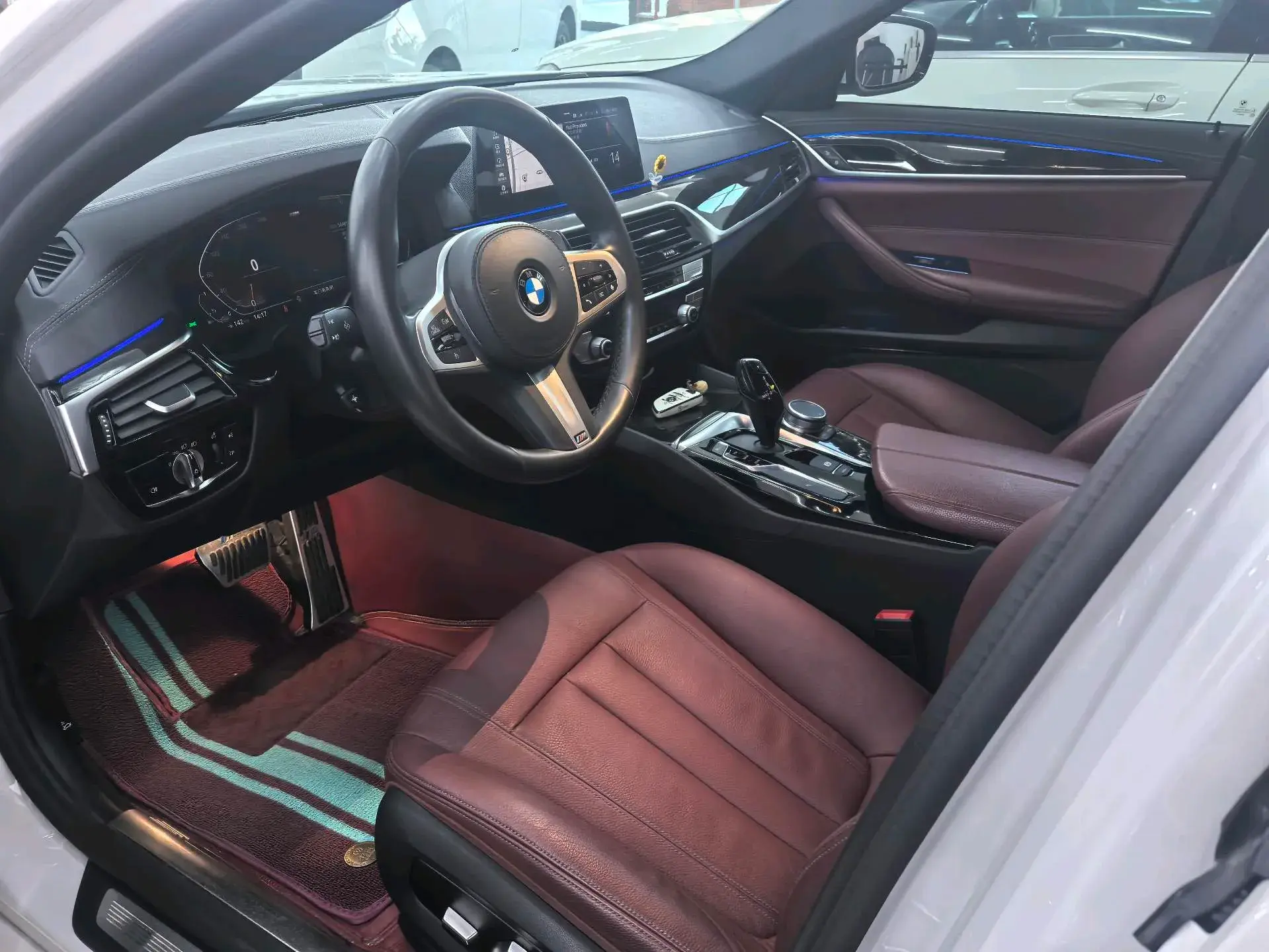 2020 BMW 5 thumbnail 4